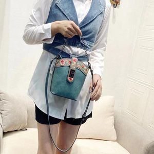 Sacs de soirée 2023 bandoulière pour femmes sac à bandoulière de luxe Style chinois petit seau de téléphone portable
