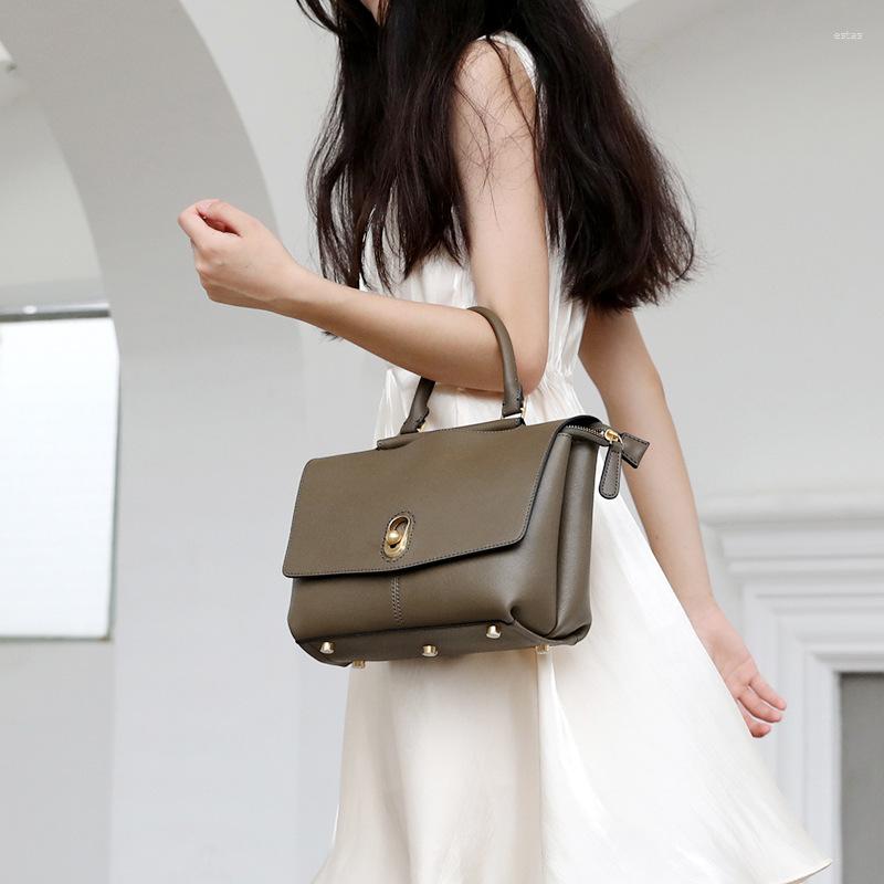 Akşam çantaları 2023 moda kadın çanta gerçek deri kadın omuz çantası büyük kapasiteli vintage bayanlar el