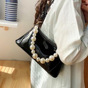 Bolsos de noche 2023 Moda para mujer Bolso de hombro con cadena de perlas Lady Trend Pu Bolsos y monederos de cuero Bolsos