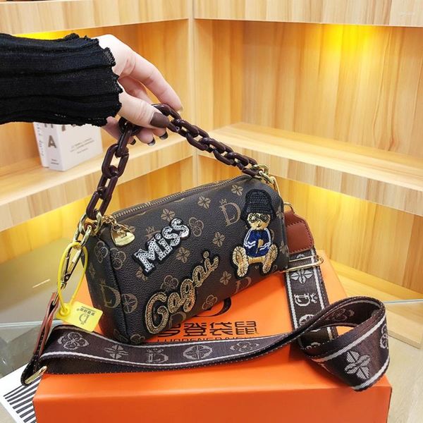 Bolsas de noche 2023 Diseñador de lujo de moda para mujeres Bolsa de soporte de pluma impresa Versátil Banda ancha Un hombro Crossbody Lindo Monedero Venta