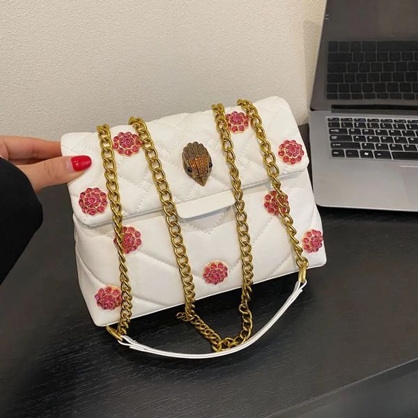 Bolsas de noche 2023 Tendencia de moda Cadena de cabeza de águila Crossbody para mujeres Reino Unido Diseñador de marca Bolso Bolso de hombro de PU Monederos de flores de diamantes 231127