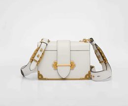 Sacs de soirée 2023 luxe Designer femmes sacs à bandoulière chaîne crossbody mode sacs à main sac à main triangle motif Cahier