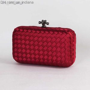 Sacs de soirée 2023 New Vintage Designer Handmade Little Women's Knitted Clutch Table Tennis Sac à main Women's Silk Chain het Handbag Dinner Party Z230713