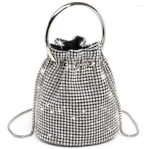 Bolsos de noche 2023, venta al por mayor, cadena de embrague de cristal, bolso tipo cubo de diamantes, bolsos ostentosos, bolsos de mano con diamantes de imitación para mujer