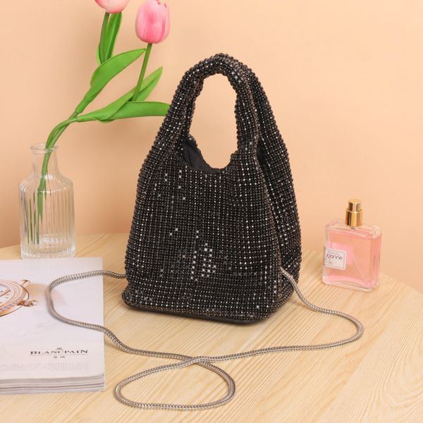 Sacs de soirée 2023 Femmes Sac Femme Messenger Sacs Black Diamond Portable Panier Lumière Luxe Haute Qualité Seau Sac Main 230920