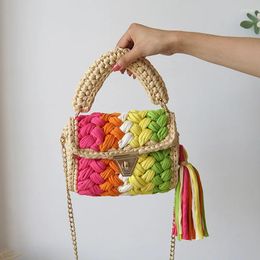 Sacs de soirée 2024 Sac à bandoulière à la main pour femmes Beach Tissé Tassel Mode Creux Couleur Style ethnique Sac à main Cadeau Amis