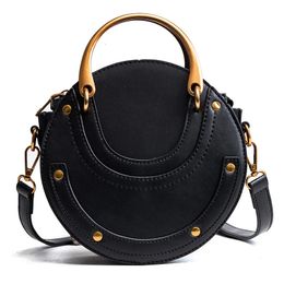 Bolsas de noche Llegada PU Cuero Mujeres Bolso redondo Moda Anillo de metal Femenino Pequeño Hombro Circular Scrub Ladies Crossbody Bag 231129