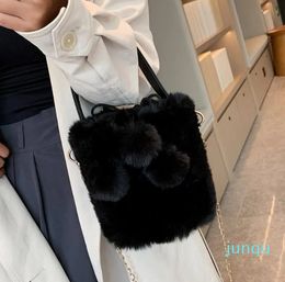 Abendtaschen Herbst Winter Weiche Flauschige Plüsch Handtaschen Für Frauen Koreanische Rosa Weiß Khaki Einkaufstasche Niedliche Haarball Damen Tägliche Schulter