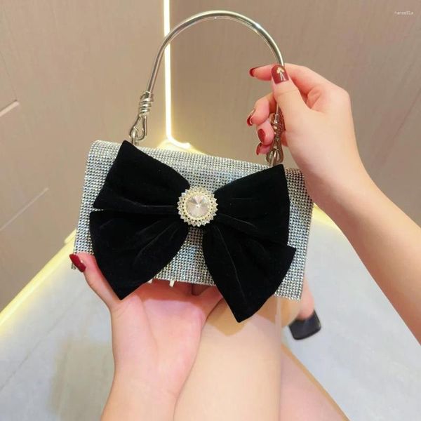 Bolsas de noche Bolsa de lazo de tela de terciopelo negro Moda fina Color plateado Diamante brillante Pequeño bolso cuadrado Fiesta de boda Embrague para mujeres