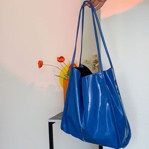 Sacs de soirée Bleu en cuir verni femmes sac à bandoulière grande capacité dames décontracté fourre-tout poignée supérieure femme conception simple sac à main sacs à main 230203