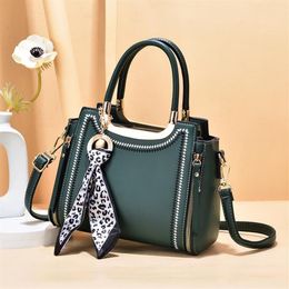 Sacs de soirée Bolsos Mujer De Marca Famosa 2022 Femmes Chaîne De Luxe Designer Sac À Main Lady Pu En Cuir Fourre-Tout Bag286w