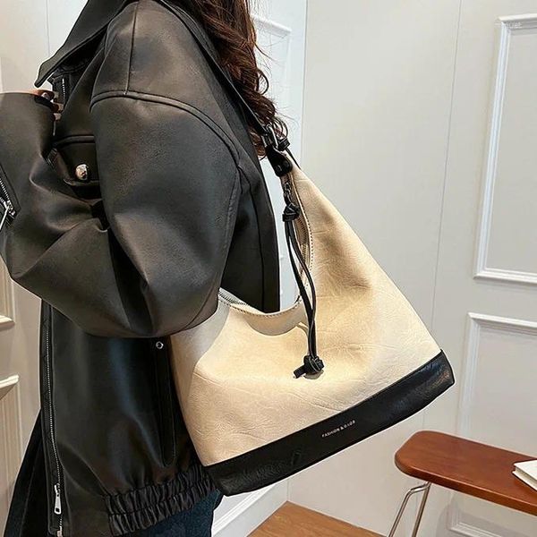 Sacs de soirée Marque Designer PU Pierre Modèle Sac à bandoulière pour femme Casual Cordon Bandoulière Hobos Sac à main