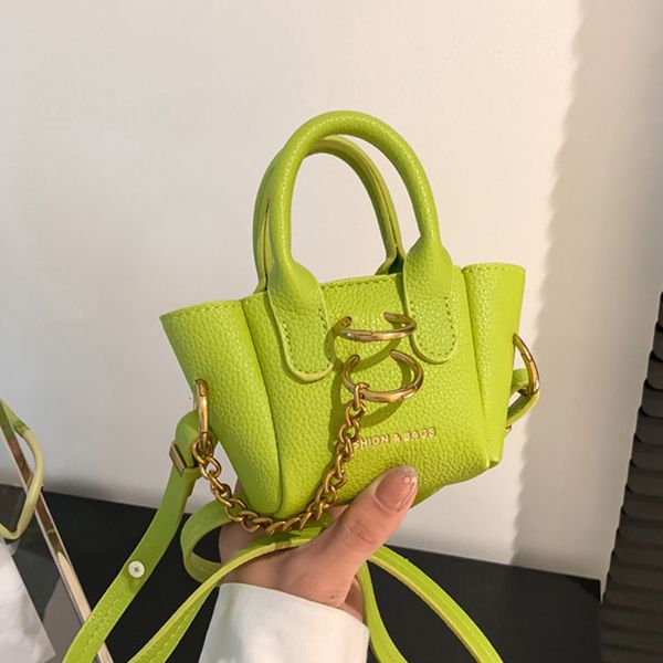 Sacs de soirée Marque Femmes Petit Sac À Main Parti Embrayage Femme Chaîne Épaule Néon Vert Jaune Rose Seaux Messenger Sac Mini 230106