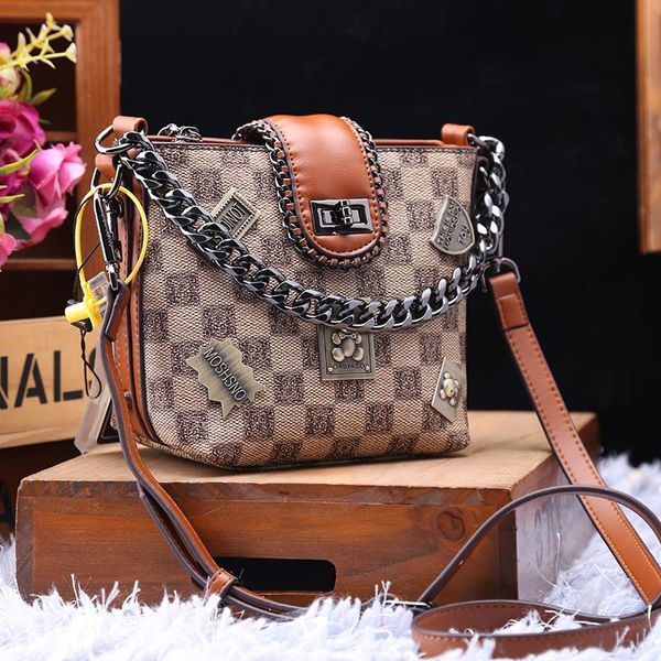 Bolsos de noche Bolso tipo cubo para mujer 2022 Marca auténtica Moda Insignia a cuadros Europeo y americano Mensajero de hombro informal Bolsos pequeños de noche