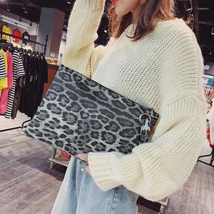 Bolsos de noche Casual para mujeres 2024 Animal Print Leopard Clutch Mujer Diseño de moda Cartera de cuero Messenger Bag Ladies Elegant Handbag