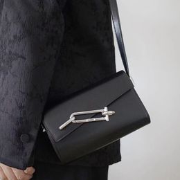 Abendtaschen Designer Niche Oneshoulder Kleine quadratische Tasche für Frauen Einfache Mode Handheld Umhängetasche 2023 230919