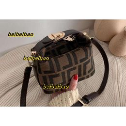 Bolsas de noche Diseñador Mujeres Lujos Bolsas Crossbody Alta Calidad Tedioso Costoso Duffle Bolso Monederos para mujer Bolsos de hombro Almuerzo Tendencia Bolsa Regalo 2024