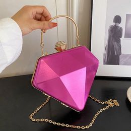 Sacs de soirée Diamond pour femmes 2023 Tendage de luxe Dacs de main de luxe Femme Fashion Patent Cuir mignon Femme Sac à bandoulière