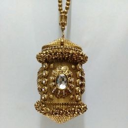 Sacs de soirée DOYUTIG indien Design femmes à la main perlé en métal embrayages de luxe sacs de soirée de mariage strass bandoulière perles sacs F706 230830