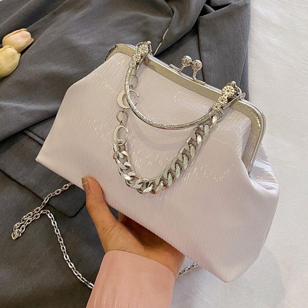 Bolsos de noche para mujeres elegantes oro plateado pu cuero de cuero hombro hombro 2023 tendencia clip de marca femenina embrague de carcasa pequeños bolsos de bolsos