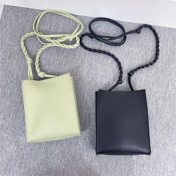 Bolsas de noche en relieve Crossbody para mujeres Diseño avanzado Masa frita Bolsa cuadrada Twist Correa de hombro Pieza de moda