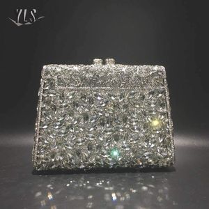 Sacs de soirée célèbres Designer Luxury Silver Diamond Minaudere Clutch Femme Femme de mariage Cocktail Handbag Bridal Crystal Purse 230817