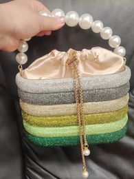 Sacs de soirée Sacs seau en cristal de mode sacs à main à bandoulière en soie de couleur mélangée de perles 231018
