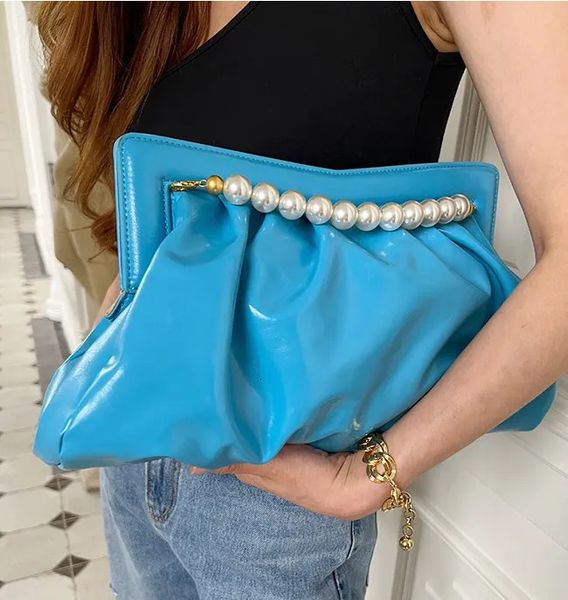 Bolsos de noche Moda Pliegues mujeres Embragues Diseño de cadena de perlas Bolso de señora Python Sobre para banquete Bolso de noche Bolsos de mano para mujer bolsas 231123