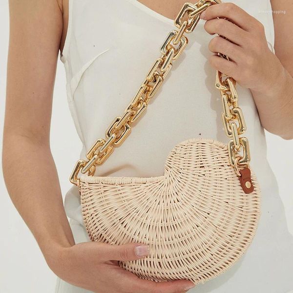 Bolsos de noche de moda de ratán tejido a mano para mujeres carteras de la marca de los hombros de la cadena de lujo y bolso de la playa de verano Boho Shell