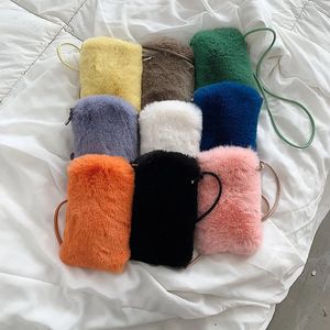 Sacs de soirée Mode Dames Fausse Fourrure Téléphone Portable Bourse Téléphone Cas Filles Mignon Fluffy Sling Sac En Peluche Mini Bandoulière Sacs À Main Pour Les Femmes 231117