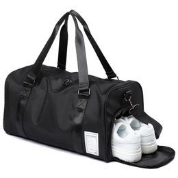 Sacs de soirée Mode Nylon Voyage Sports Grande capacité Hommes Formation Tas secs et humides pour chaussures Fitness Week-end Bagages Sacs à main à bandoulière 231117