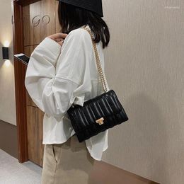 Bolsas de noche Moda Simple Bordado Cadena Bolsa Hilo Colgado Sobre Hombro Axila Rómbico Cuero Suave