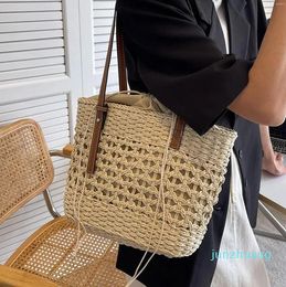 Bolsas de noche Bolso de paja de moda Cubo de verano 224 Monedero Tote Mango Bohemio Mujeres Bolsa tejida para vacaciones Fiesta de viaje