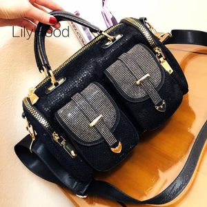 Bolsas de noche Moda femenina Malla de malla Diamantes Multi-bolsillos Bolsa de mensajero 2022 Tendencias de las mujeres Brillante Rhinestone Boston Satchel Hombro