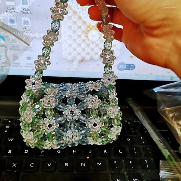 Bolsas de noche Fruta Fresca Verde Luz Rosa Con Cuentas Dulce Perla Bolso Tejido A Mano Moda Ins Mini Bolso De Mujer De Mano De Cristal Hecho A Mano