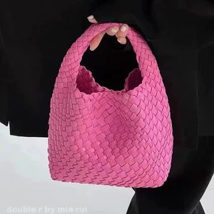 Sacs de soirée Sac tissé à la main pour femmes, sac coréen en cuir souple pour mère, petit sac à main tendance, panier de légumes, fourre-tout pour femmes 231218