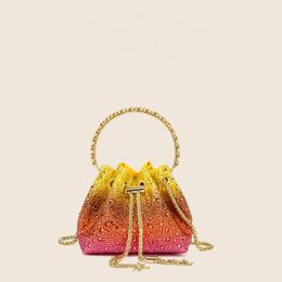 Avondtassen Handvatten Strass Avondtas Portemonnees en handtas luxe Designer schoudertas Glanzende kristallen clutch portemonnee bucket bag 230727