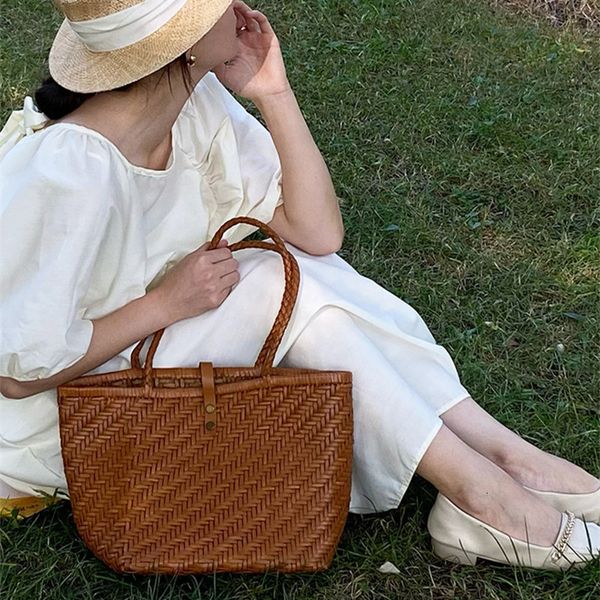 Sacs de soirée Tissé à la main couche supérieure en peau de vache femme français tressé évidé sac de panier de légumes 230727