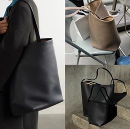 Sacs de soirée Sac seau en cuir de haute qualité avec sensation haut de gamme et sac fourre-tout de grande capacité pour sac seau à une épaule pour femme 231108