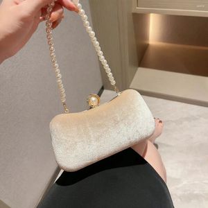 Bolsos de noche para mujer, bolsos pequeños de moda para fiesta, bolsos negros de albaricoque de terciopelo Vintage, bolso con cadena de perlas para hombro