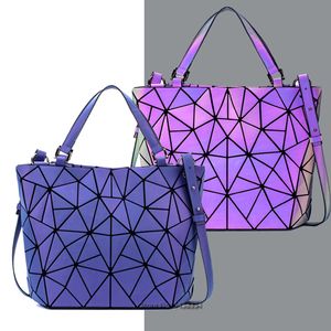 Sacs de soirée Sac bao lumineux paillettes sacs géométriques pour femmes matelassé épaule Laser plaine pliante femme sacs à main bolsa feminina 230826
