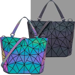 Avondtassen Luminous bao big bag Holografische reflecterende geometrische tassen voor vrouwen Gewatteerde schoudertassen vrouwelijke handtassen bolsa feminina 230726