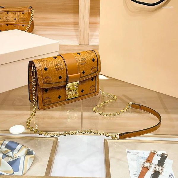 Bolsas de noche Marca de moda de lujo M Familia Impreso Cadena de mujer Bolsa de axila con hombro casual de alta calidad Crossbody Pequeño cuadrado