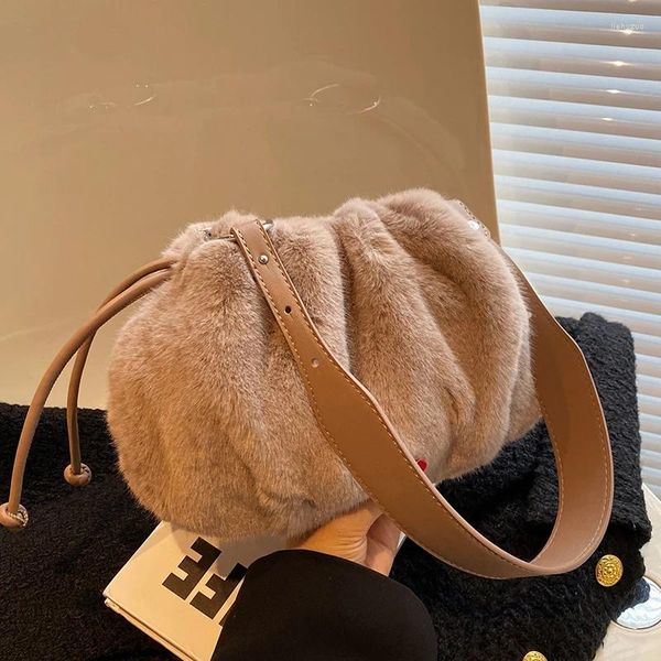 Sacs de soirée Luxury Fashion coréenne Hobo Hobo Hobo Femmes Femmes Single Single Trawstring Faux Fur Handsbag Tanding 2024