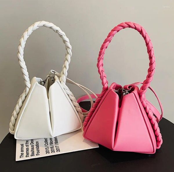 Bolsas de noche Bolsa de triángulo de lujo Diseño plegado Marca Tote Tejido Cuerda Cadena Teléfono móvil Mensajero de mano Pétalo fruncido Cubo Mujer