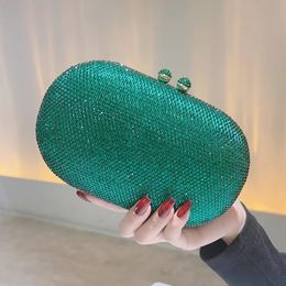 Bolsos de noche Bolso de noche ovalado para mujer Bolsos de fiesta y bolsos de noche con diamantes de imitación de cristal para fiesta Boda Vestido de fiesta Bolso con cadena 231129