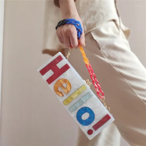 Bolsos de noche Pearl White con nombre colorido Carta Hola mujeres Partido femenina Viaje de viajes Boda de acrílico embrague de la aleta del hombro