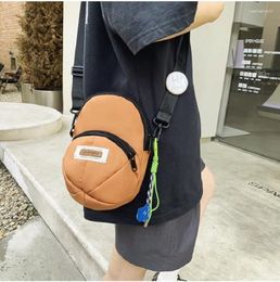 Avondtassen gepersonaliseerde hoed canvas tas voor dames zomer 2024 Japanse stijl vreemde en mooie student one-shoulder messenger