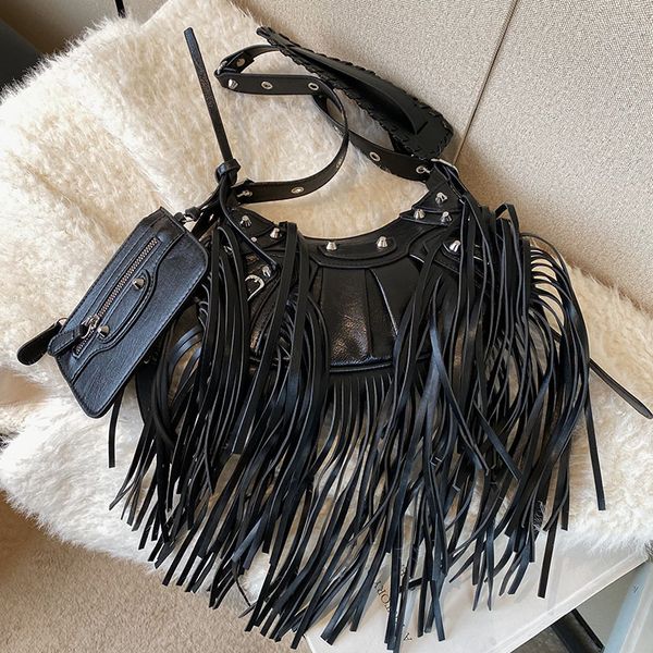 Bolsos de noche Estilo punk Bolsos de mujer Diseñador Remaches de lujo Bolsos Borla Bolso de motocicleta Señoras Pu Cuero Elegante Bolso cruzado con cuerpo 230422