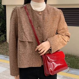 Bolsos de noche Retro rojo charol PU bolso de mujer estilo Hong Kong moda versátil un hombro axila cuadrado mujeres Satchels 231216